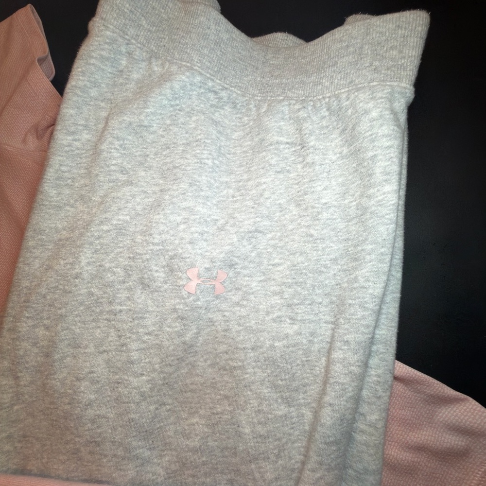 LG Women's Gray Pencil crop sweats